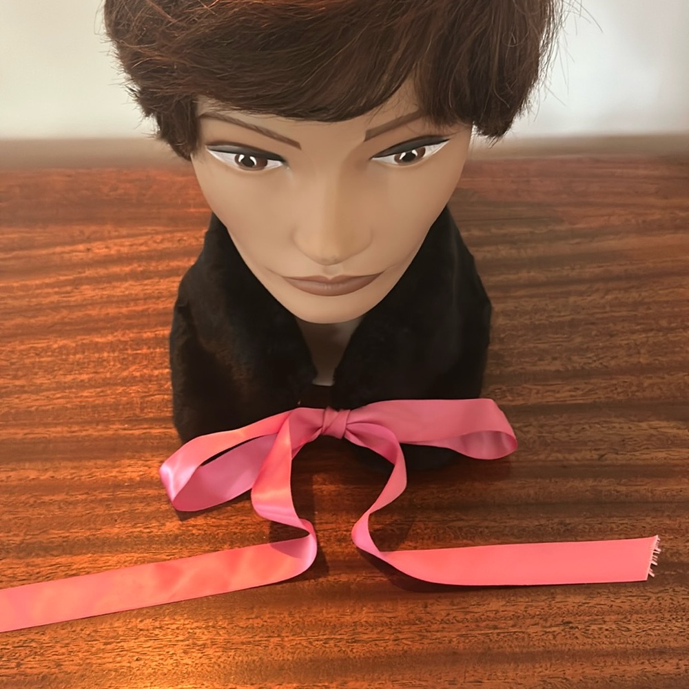 Black faux fur collar with pink ribbon ties